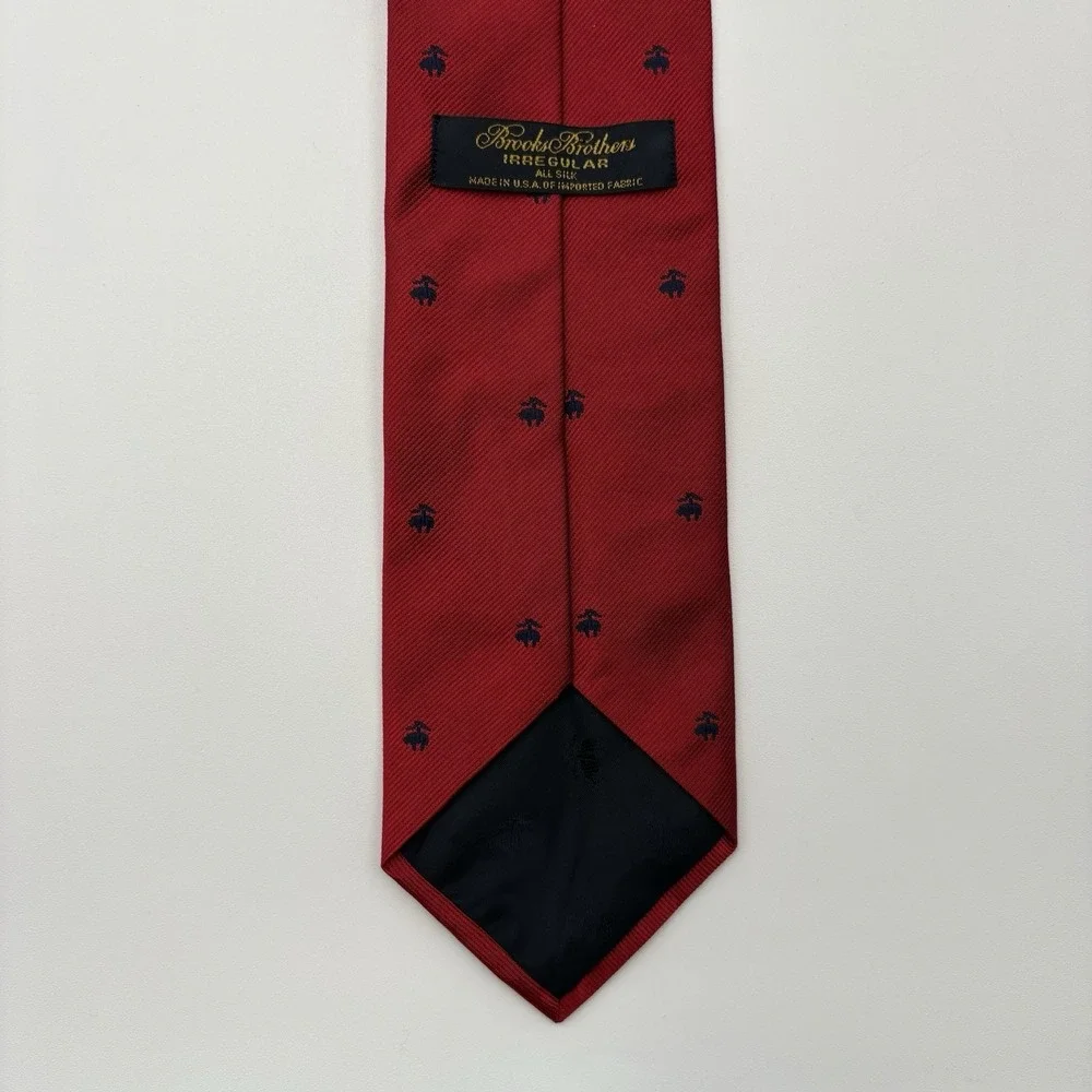 Brooks Brothers Tie Mens Red Silk Golden Fleece Logo Geometric Uniform Width 3.5